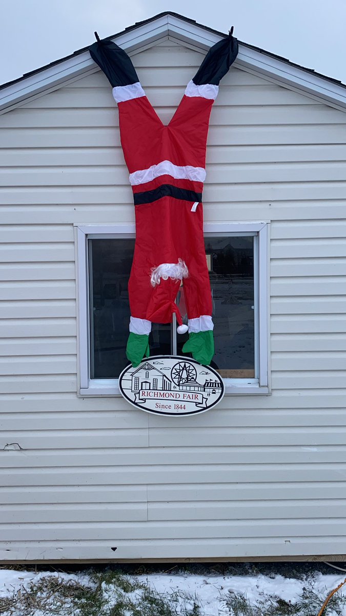 Drive thru Christmas parade tonight! Starts at 5 #richmondfair