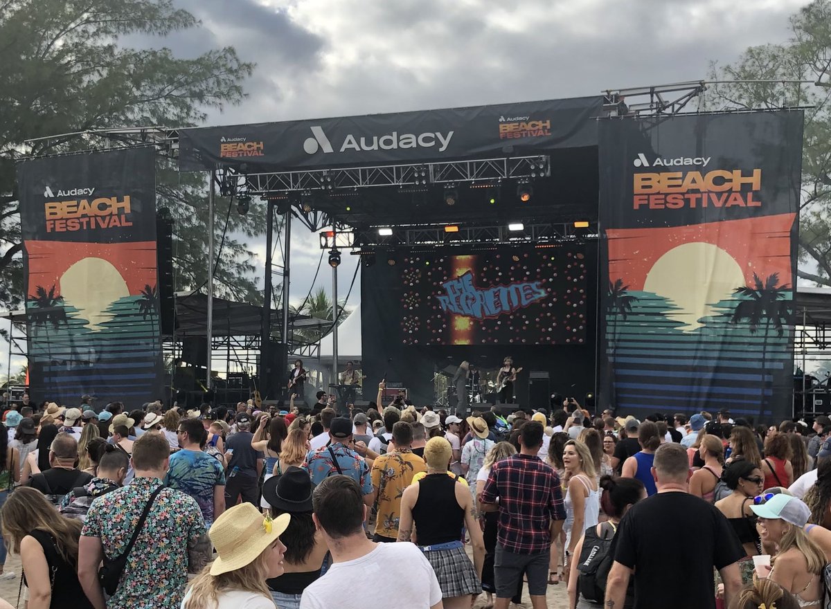 Monday on Saturday! <a href="/regrettesband/">The Regrettes</a> <a href="/beachfestival/">Riptide Music Fest</a> #BeachFestival <a href="/ALT1037DFW/">ALT 1037</a> @alt949sd <a href="/947fm/">94/7fm</a> <a href="/1077TheEnd/">107.7 The End</a> <a href="/alt947/">ALT 94.7</a>