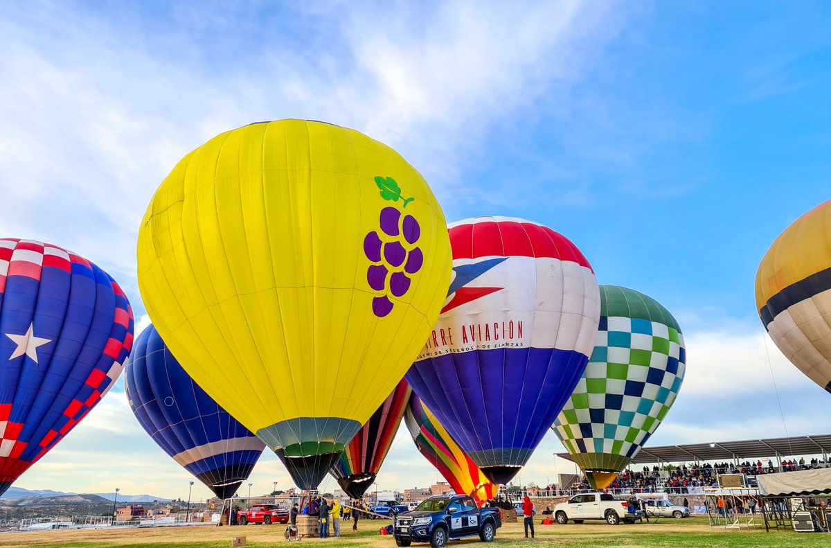 AguirreAviacion's tweet photo. Esto es #CalvilloEnLasNubes 2021, Día 1 de esta increíble aventura que se vive por primera vez en este Pueblo Mágico.
¡Ven y se parte de esta experiencia!🤩🎈🙌🏻
@GMXSeguros https://t.co/XWAHn8SAPY