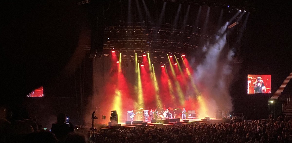KevinTeamSports's tweet photo. Awesome night at @AOArena Manchester! @wearejames @Happy_Mondays first saw them in 1985 on Dec 3…spooky. Great to hear WFL. James were immense, they are seriously getting better! New depths on the classics & brilliant new songs too. #allthecoloursofyou. https://t.co/B7l9Zy55uV