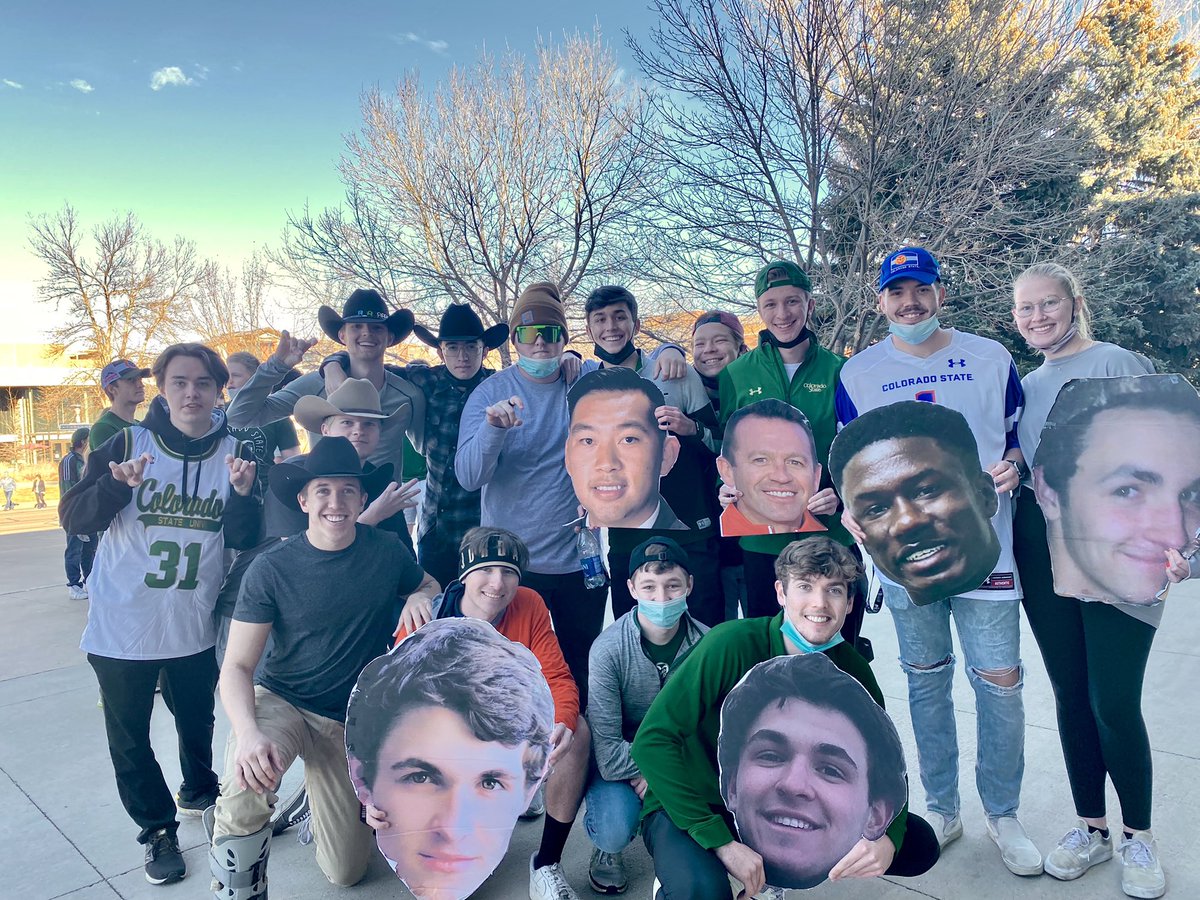 Kevin_Lytle's tweet photo. An hour and 15 minutes before tip and students are lining up outside of Moby. Been a minute since that’s happened https://t.co/yQaqkUY1Bm