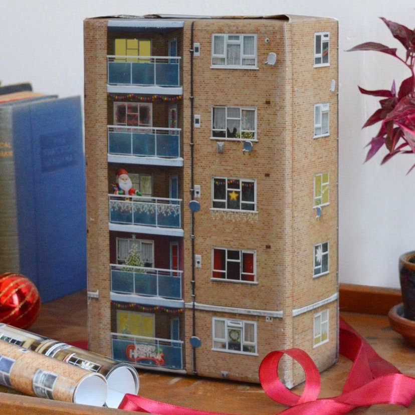 MrTimDunn's tweet image. Stop the hunt. I have found the greatest wrapping paper ever created and it is by @NickSellek windowcards.co.uk/productlist.ph…