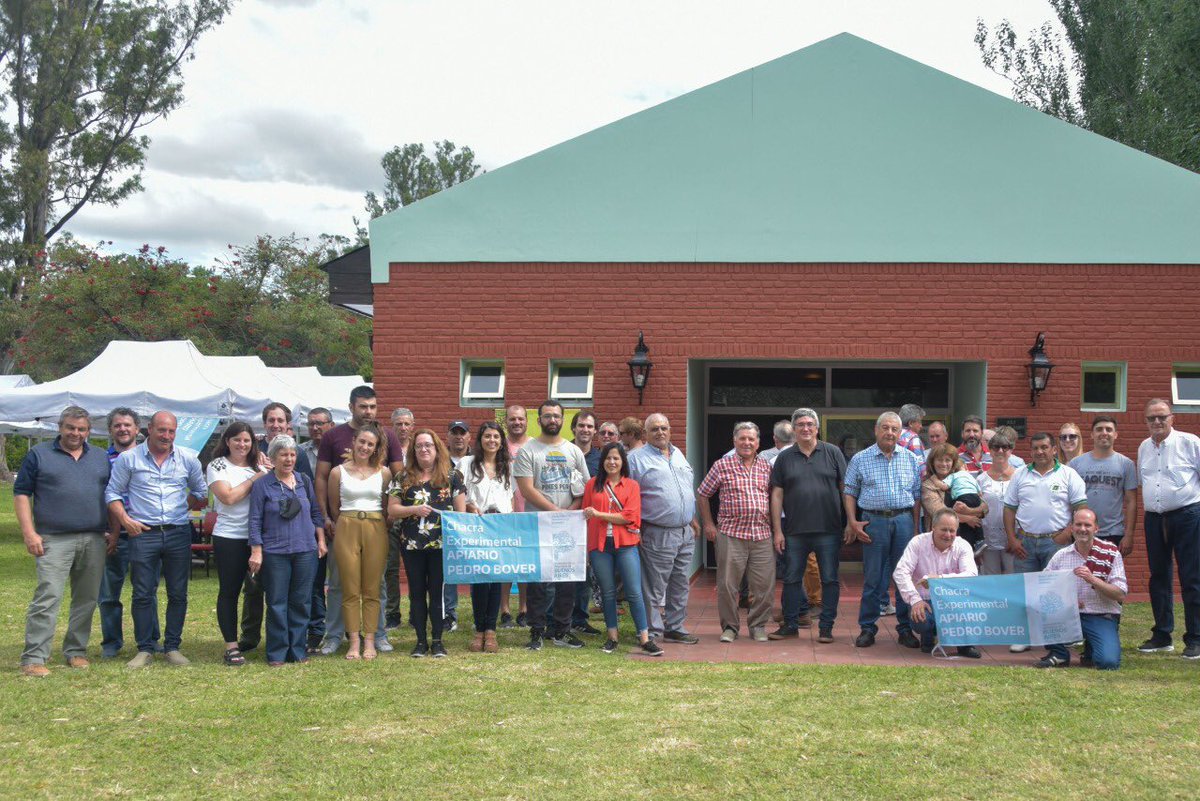 JavoRodriguezL's tweet photo. #GeneralBelgrano Participé del festejo del 50° Aniversario de la Asociación Cooperadora de la Cabaña Apiario Pedro J. Bover de @agrariopba. Estamos convencidos que el trabajo en conjunto con los distintos sectores productivos impulsa el crecimiento de la #PBA.
¡Felices 50 años! https://t.co/CyW34Tr0gM