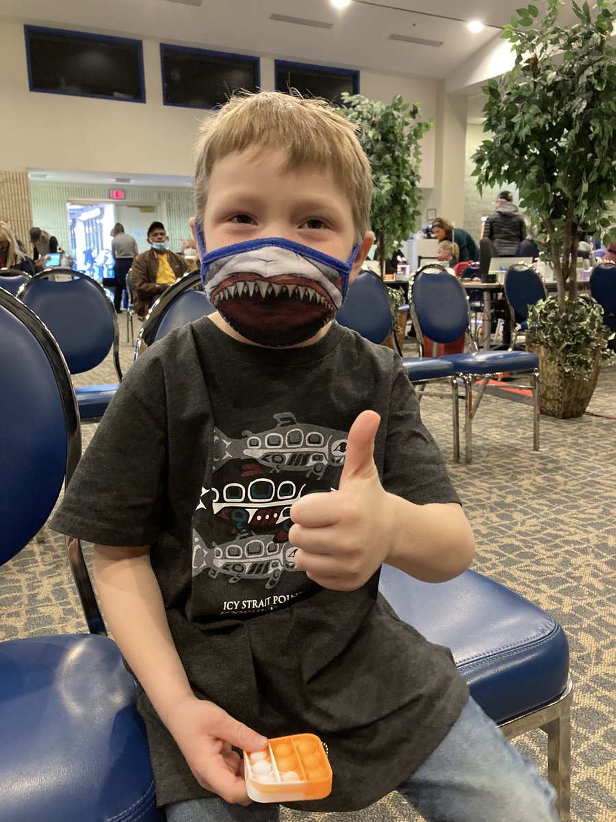 LukeStarnes4's tweet photo. This brave young man rolled up his sleeve for shot 2 today. Bonus, spent time with @JasonGNewland https://t.co/B9UFVkC1Pb