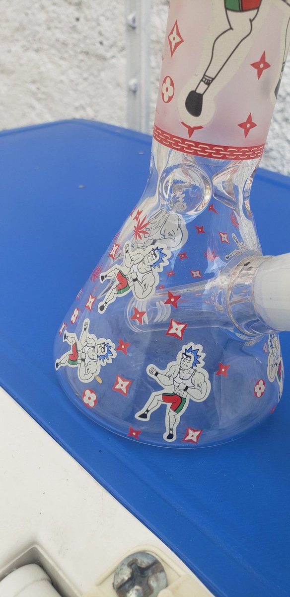 PsychedelicBrah's tweet image. This thingie even has stickers on it that glow in the dark.

#FindLocal