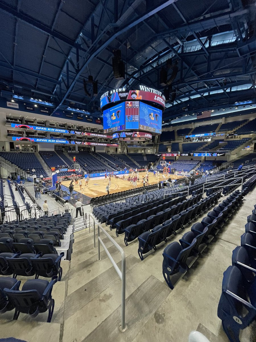 k_benji6's tweet photo. Here in the South Loop at Wintrust Arena for the renewal of the Red Line Rivalry between @DePaulHoops and @RamblersMBB!

#FastModelFamily 🏀 https://t.co/qkqfG1Swj7