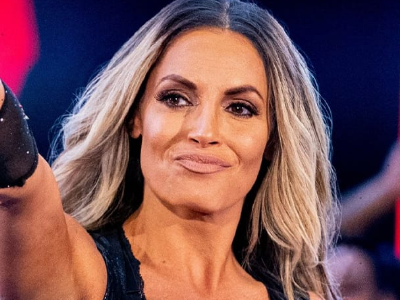 RT @nodqdotcom: Photos of Trish Stratus before she became famous in #WWE https://t.co/jKTOkF5hn5 https://t.co/KKNN2arV50