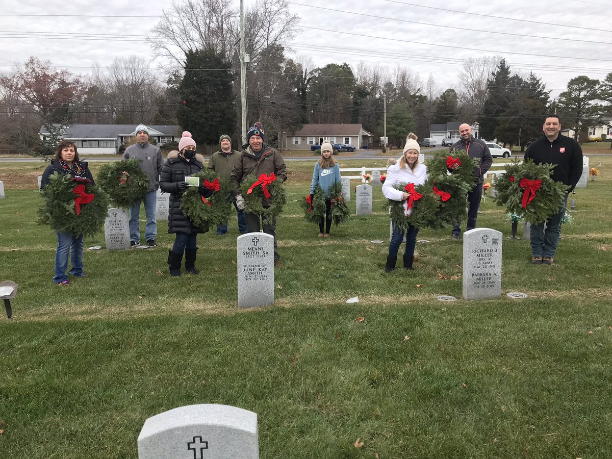 12th Annual Wreaths of Remembrance, honoring 3000 veterans this morning in South Jersey. Blessed to be side by side with Home Depot friends. These leaders are committed to our values. @JennNJM @wilkie_cindy @thecava4 @TimJacobs23HD @LundholmPaul @crystal_hanlon @ChristineTHD
