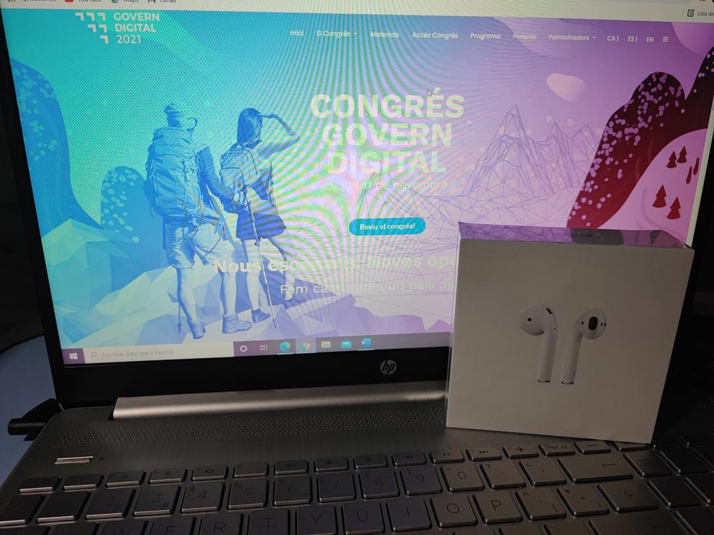 Doncs m'acaba d'arribar el meu regal 🎁 per participar activament al #Twitter del #CGD2021. Gràcies <a href="/BLevrault_ES/">Berger Levrault España</a> , vaig a estrenar-los! 🙅  <a href="/governdigital/">.</a>