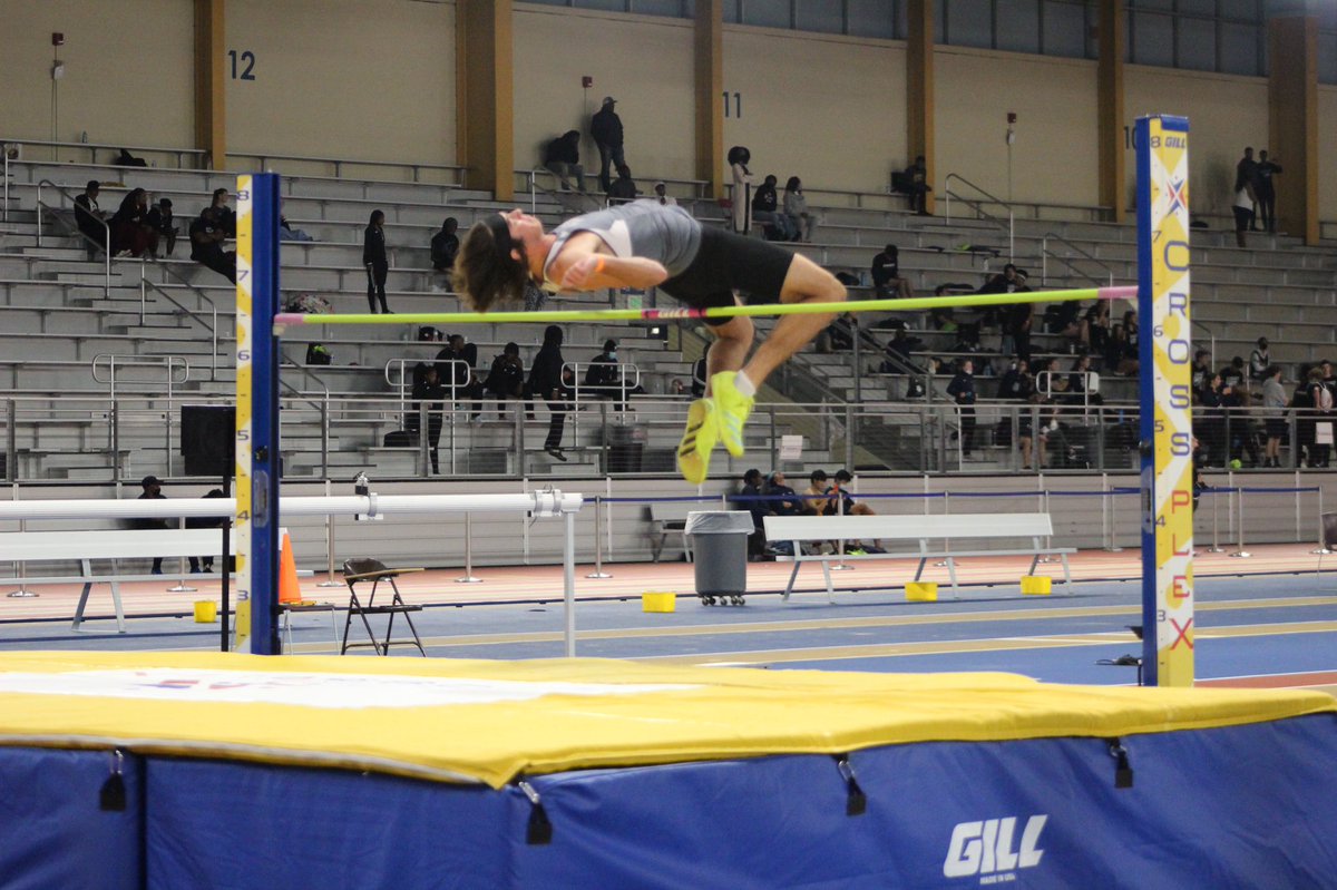 J4ckLayne's tweet photo. Year 2⚔️⚔️ 60m Hurdle debut 8.93 and a 2nd place high jump finish ⚔️ https://t.co/00wdaU1okO