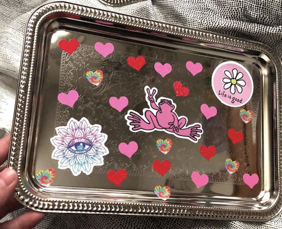 hindsighthouse's tweet image. i have prints for $6 i haven’t made a single sale on this year and im at the point of maybe losing my job due to my mental illness so if you could check out my site that would be great and much appreciated fmkartistry.bigcartel.com i also have two trinket/rolling trays unlisted