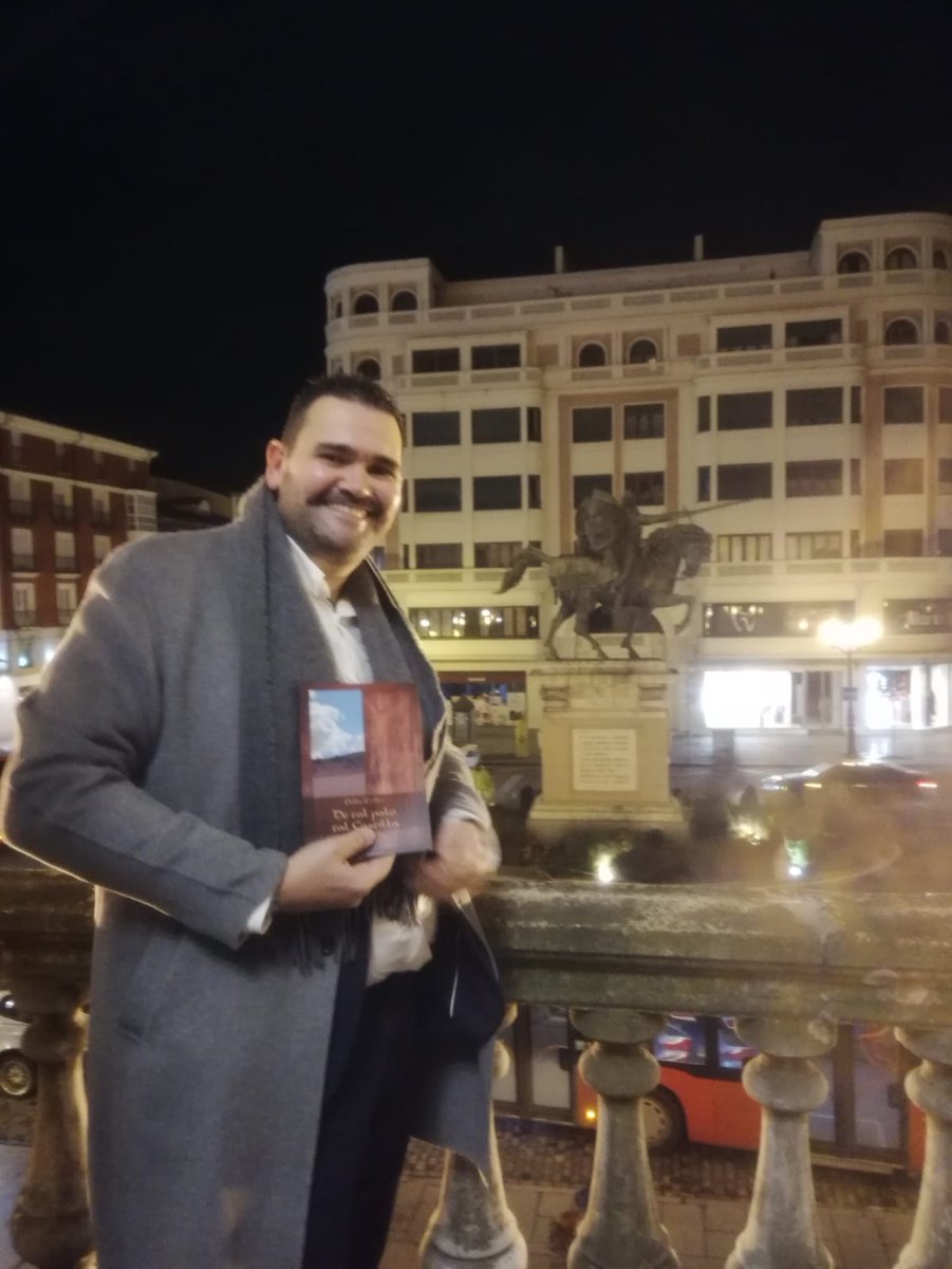 TalCastilla's tweet photo. Feliz en la presentación de @TalCastilla en el @TeatroPrincipal de Burgos https://t.co/jJxKz9RX0N