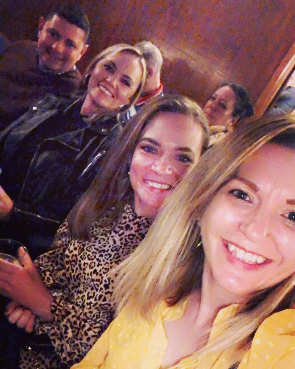 netty0779's tweet photo. My 2 best friends and the husband that has had to put up with me as a 2nd wife for 25+ years⦠#luckygit https://t.co/rnw043LnAn