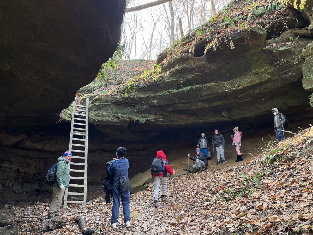 MissCarrGrade1's tweet photo. Indian Creek @CamptownIndy went on our first hike today at Shades State Park. Our 5th and 6th grade explorers navigated trails, hiked rugged paths, and enjoyed the fresh air! @ICE5thGrRm110 https://t.co/UJr2TwKjz0