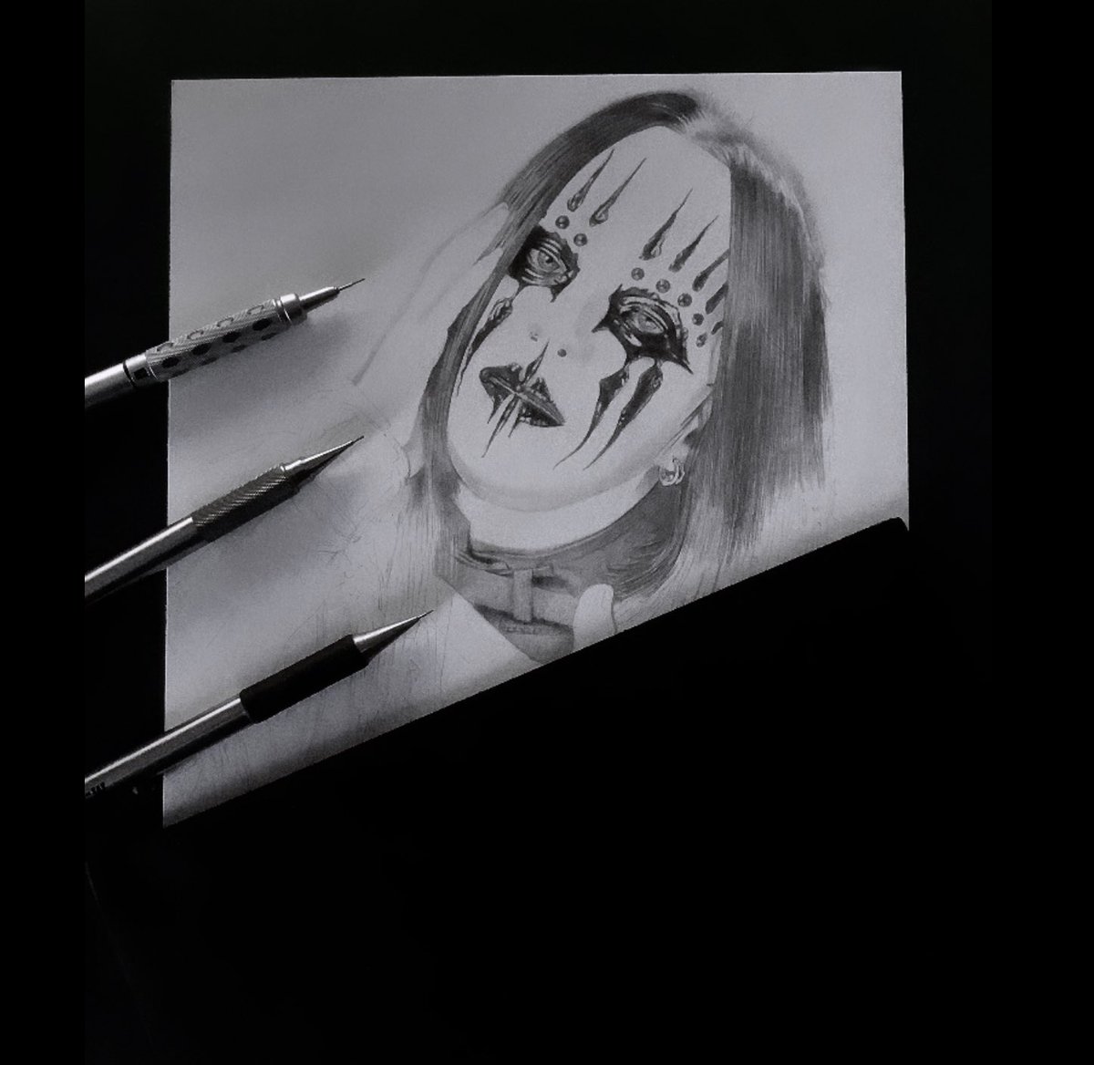OsornioArt's tweet photo. .
-
Number ① 😌✍️
-
#art #artist #draw #drawing #graphite #pencil #charcoal #slipknot #2 #paulgray #thegraychapter #memorial #rip #iowa #bass #realism #coraytaylor #clown #shawncrahan #maggots #sidwilson #chrisfehn #percussion #mickthomson #wearenotyourkind #1 #joeyjordison #rip https://t.co/RvovBq9DWi