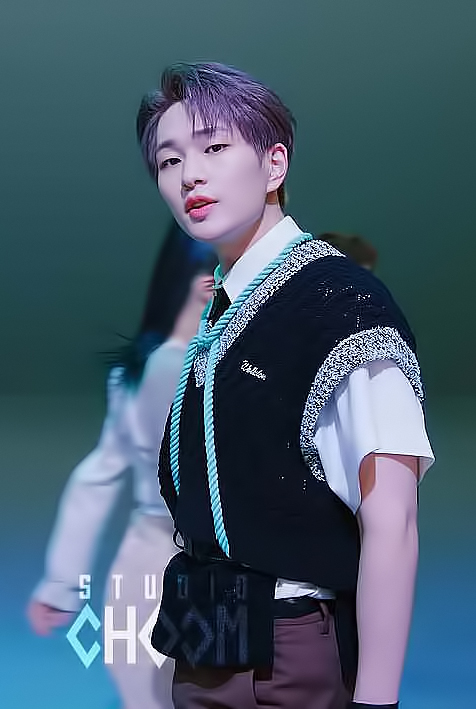 hourlyjinki's tweet photo. #온유 #ONEW #オニュ @SHINee https://t.co/taIrsKTcxf