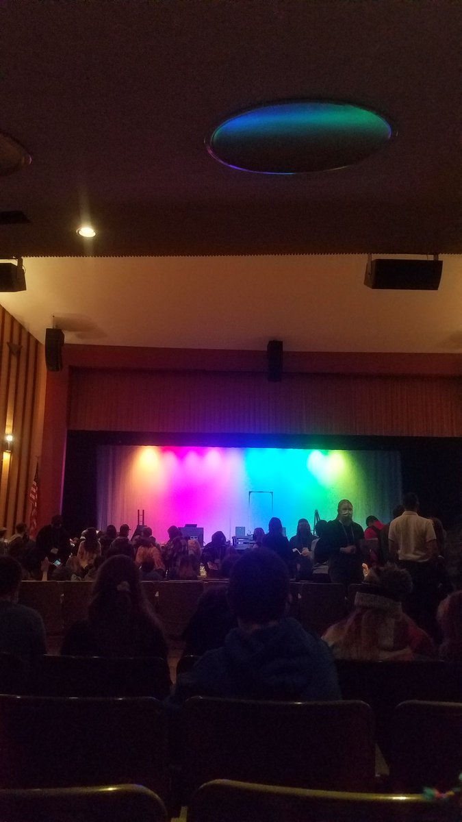 MollyB00302534's tweet photo. Gay lights  #pamemefest2122 https://t.co/ebpFsysxzo