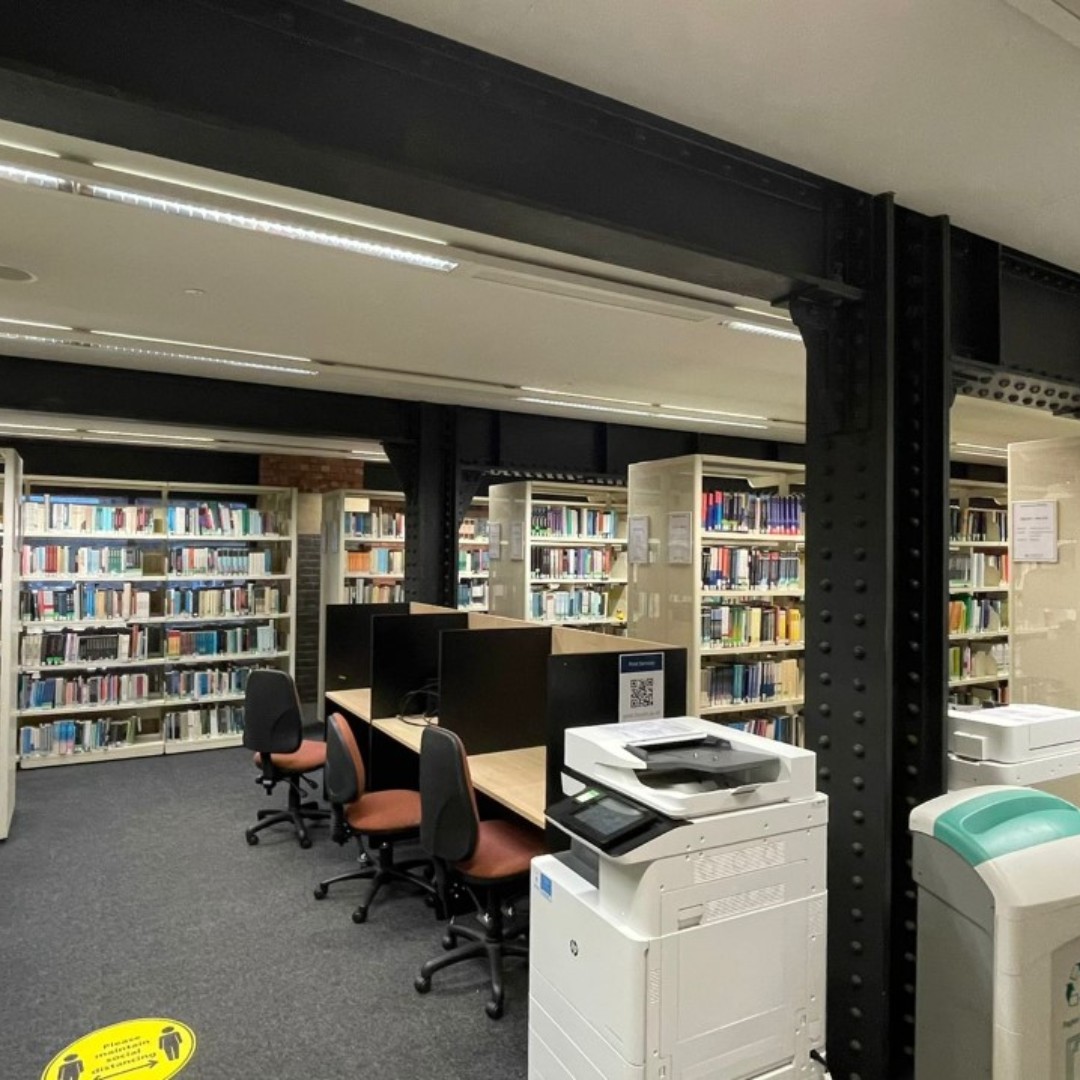 QUACKLINC's tweet photo. Darcie has popped into the Library for some late night studying...
Can you #FindTheDuck? 👀 https://t.co/K3kK9cZLEz
