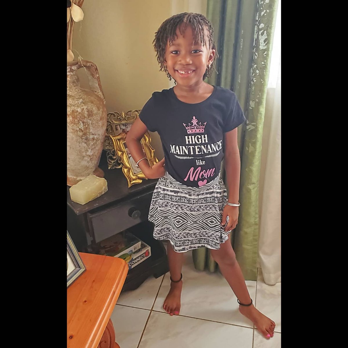 blackbruja268's tweet photo. Look yall big fren! Fresh retie on the micro locs!!! #NoTeethNancy https://t.co/F8nf92iI7N