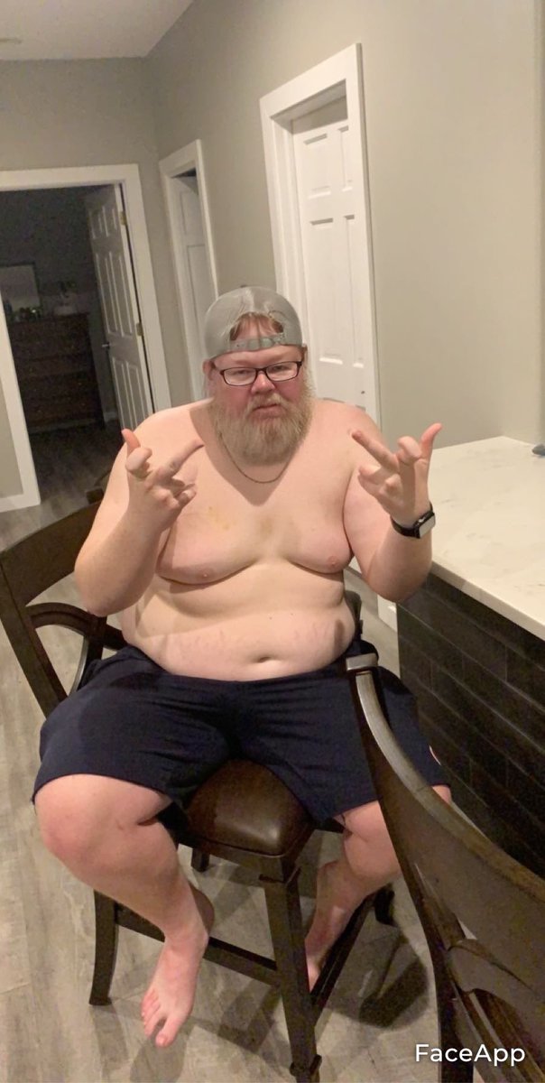 CappersCasanova's tweet photo. Name: Grant Blevins
Alias: Bubba
Ht/Wgt: 6’1/(N/A)
Position: Big Fella
Build: Stretch 5
Fun Fact: Has ankles weaker than DRose https://t.co/KQAsyxRisH