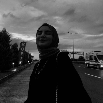 1yasminkucuk's tweet photo. #YeniProfilResmi https://t.co/nREuJXkrEl