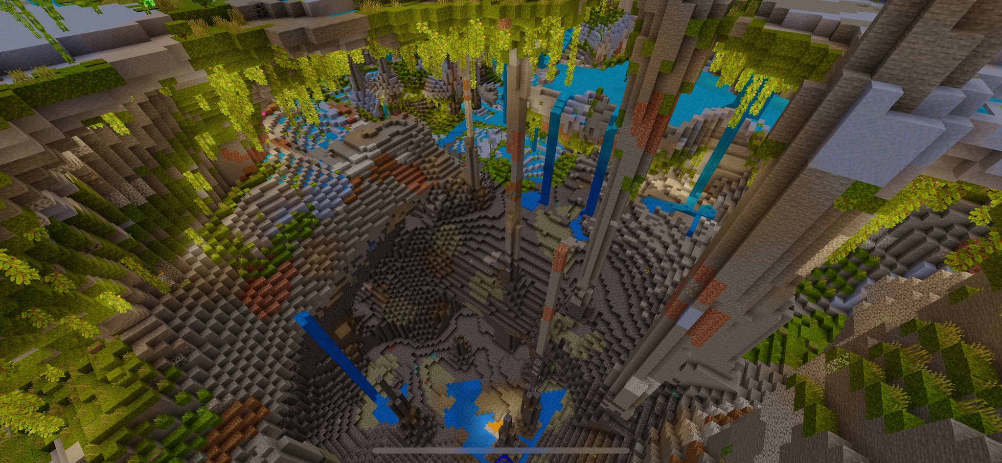 すのの マイクラ1 18絶景シード値 F 初期スポーン地点から見える山岳内部が巨大な鍾乳洞 スクショ付近 100 12 2 鍾乳洞方面とは逆方向にあるダークオークの森の地下には巨大な繁茂した洞窟 スクショ付近 400 45 400 Minecraft