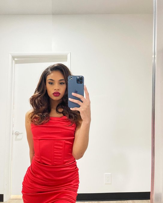 Yours truly 💋   https://t.co/001TTUBdJG https://t.co/9fASGsHgiE<a href="/tag/happybirthdaytome"class="tags"><span>#happybirthdaytome</span></a>