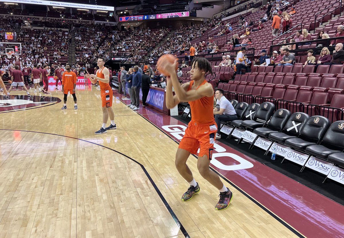 Benny William before the Syracuse game against Florida State #syracusebasketball https://t.co/17f4QRhnUI