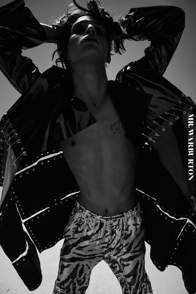 doitlegendary's tweet photo. Our Abstract Animal printed silk pant, shot for @mrwarburtonmag1 

Read more about it on our blog 👇
https://t.co/pMTTITip4D

📸:Rowan Dalay 
Styling: @DerekWarburton
#LegendsOfCreativity #Unisex #Luxury #doitlegendary  #EverydayWear #fashionblogger #fashionstylist https://t.co/bHtbk3X5UB