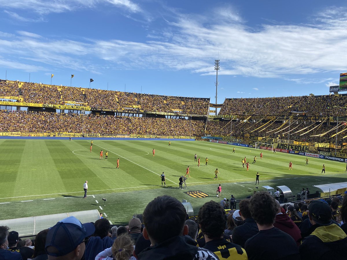El partido con mas gente fuera del Centenario. Record absoluto