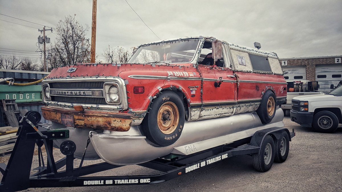 AZN_Farmtruck's tweet photo. We are loaded up and heading to the @RiversportOKC #holiday #riverparade ๐ค๐
๐ see y'all out there at 5!! https://t.co/GGpaN7N3WK