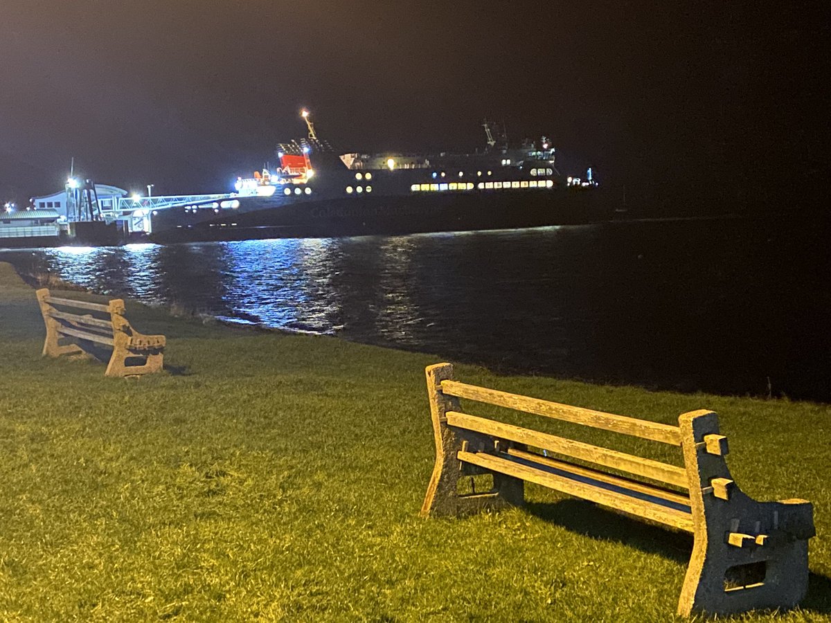 jagraas's tweet photo. Loading on the night shift @Ullapool_Scot @UllapoolHarbour https://t.co/NOvov6HkEs