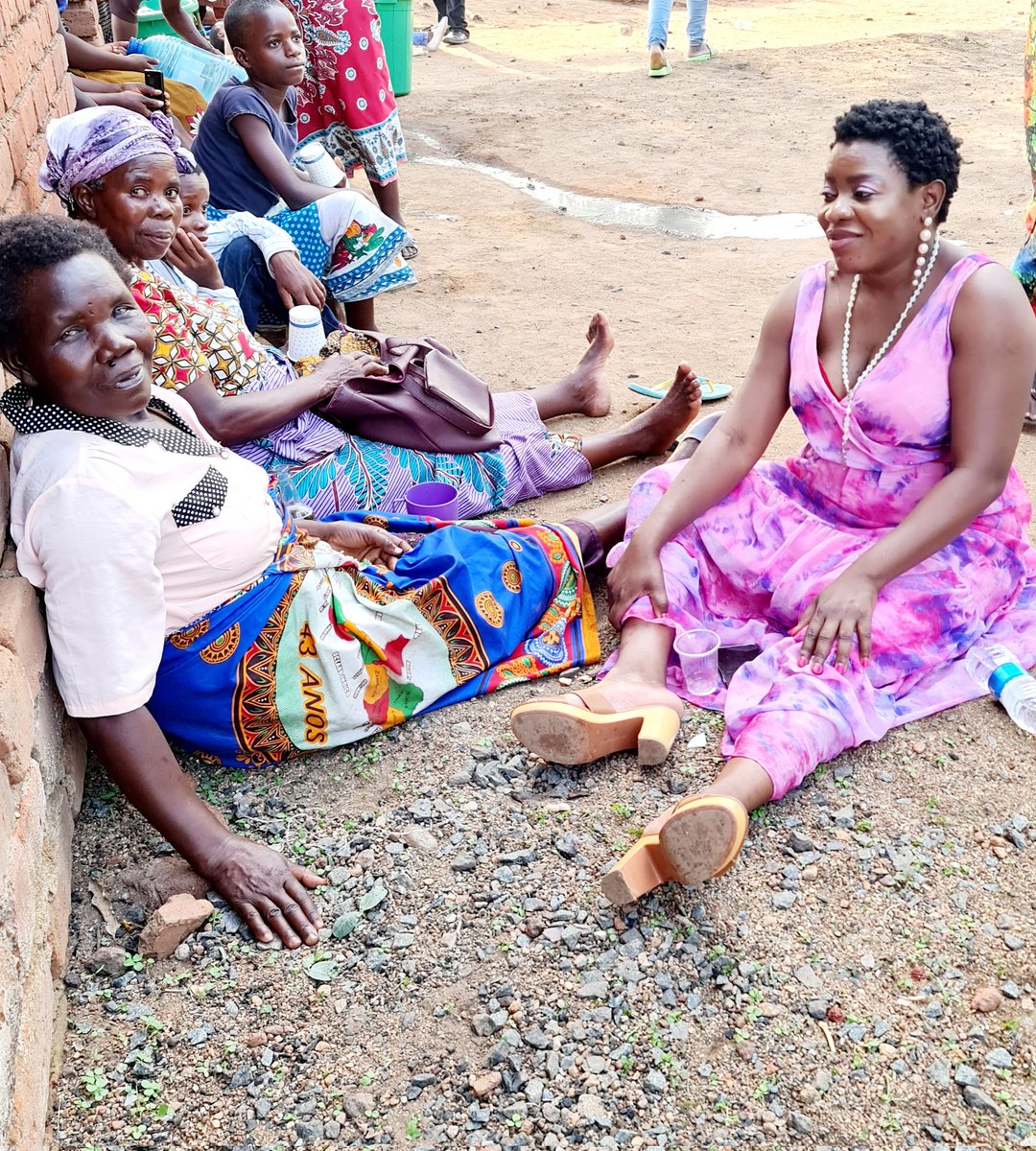 GraceMalera's tweet photo. a great and highly rewarding day with my people down in the village by Lisanjala River, so much laughter, so much joy, too much dancing..
Christmas has come early for us!
#thebestthingsinlifeareforfree https://t.co/QRYcKgwOHS