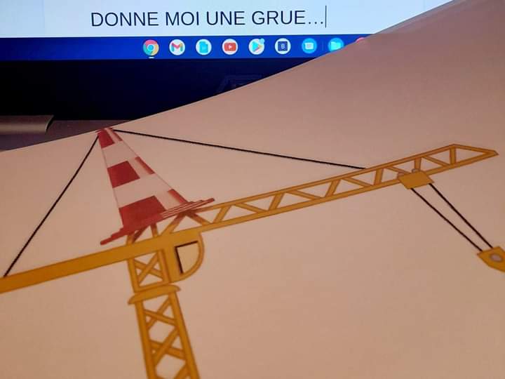 HaouachiKh's tweet photo. 《 Donne moi une grue...

Je décrocherai la Lune. 

Et qui me dira ce qu'est la Lune ?

Une place en établissement, un logement... 》

Maman(s) d'enfant(s) poly 
France, 2021 .

@s_cluzel @Sante_Gouv 

Belle soirée #PlanèteMars 💙 https://t.co/6bFGxiDu5F