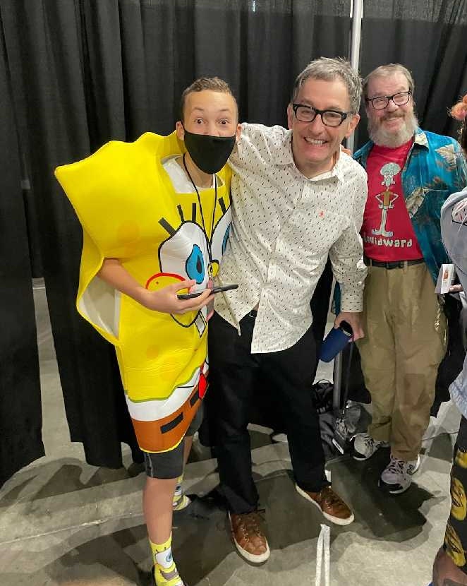 PausedSponge's tweet image. I JUST MET THE VOICE OF SPONGEBOB AND AFTER THE PANEL HE CAME OUT OF THE CURTAINS TO SAY HI TO ME. THERE WAS SO MANY PEOPLE AND HE CAME OUT TO TALK TO ME! Oh and the second picture is me crying because it was so insane