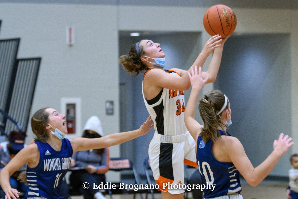 TBDD123's tweet photo. 2024 5’6 PG Samantha Schmitt (@SamSchmitt_34) scores a game high 29 points in Oregon’s win over Fort Atkinson!!

#theFlightWay l #together l #wisgb https://t.co/MjfpVcZBYy