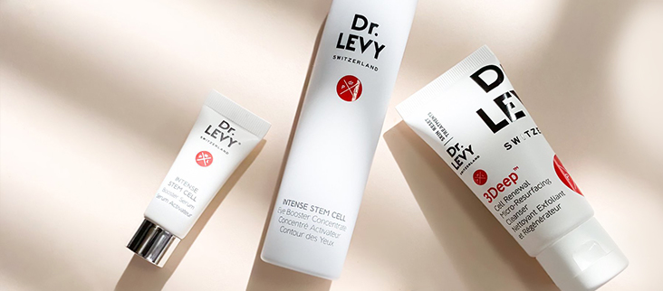 With time, stem cells in both the epidermis and the dermis weaken, there are fewer collagen and elastin fibers and decreased amounts of hyaluronic acid. As a result, skin becomes dry, thinner, less plump. And wrinkles start to appear.

​💎 SHOP AT SKINSTATION.CO.UK 💎