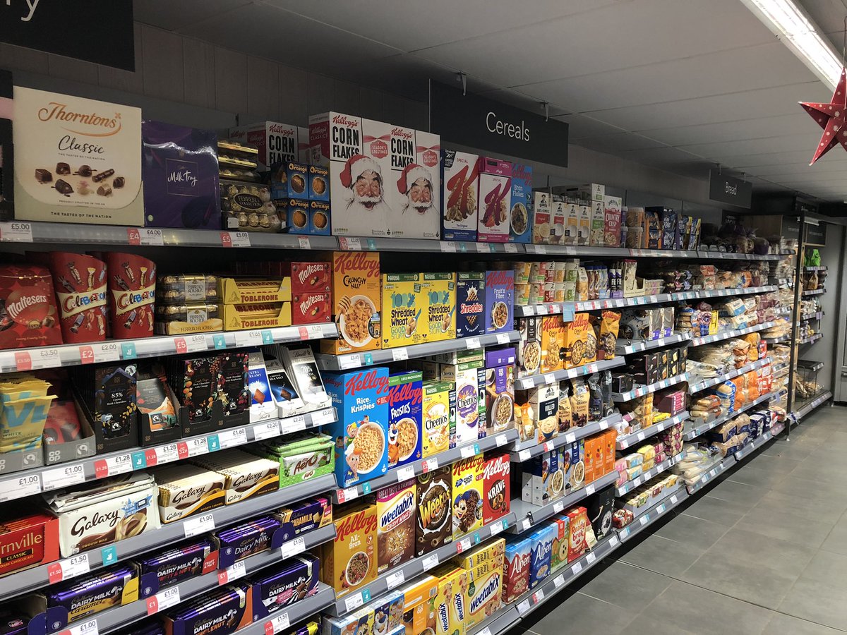 Jonatha37729773's tweet photo. Really enjoyed late tonight at Adel. Nice to see availability slowly building for Christmas #TeamAdel 👍 @guy_sandell2 @mazieblake12345 @furnivalderek https://t.co/K8zuM0QLXD