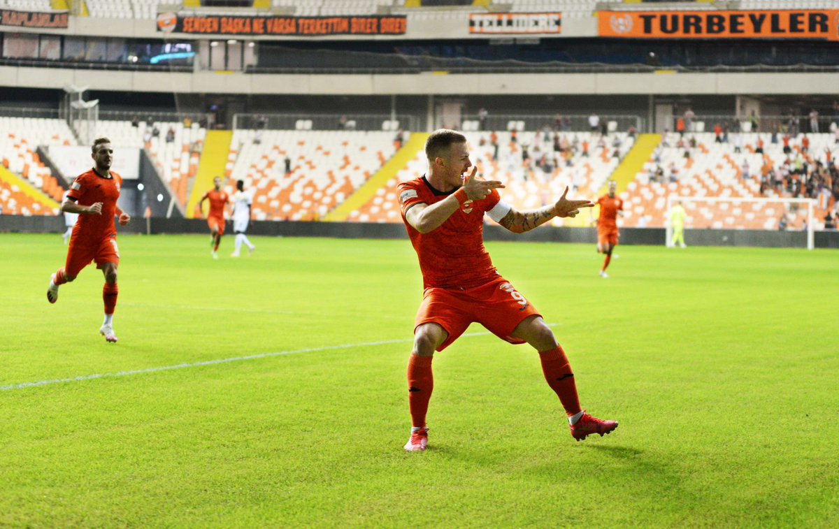 Ozegovic benle kavga etse bilin ki suç bendedir, affedin artık Ozegovic'imizi