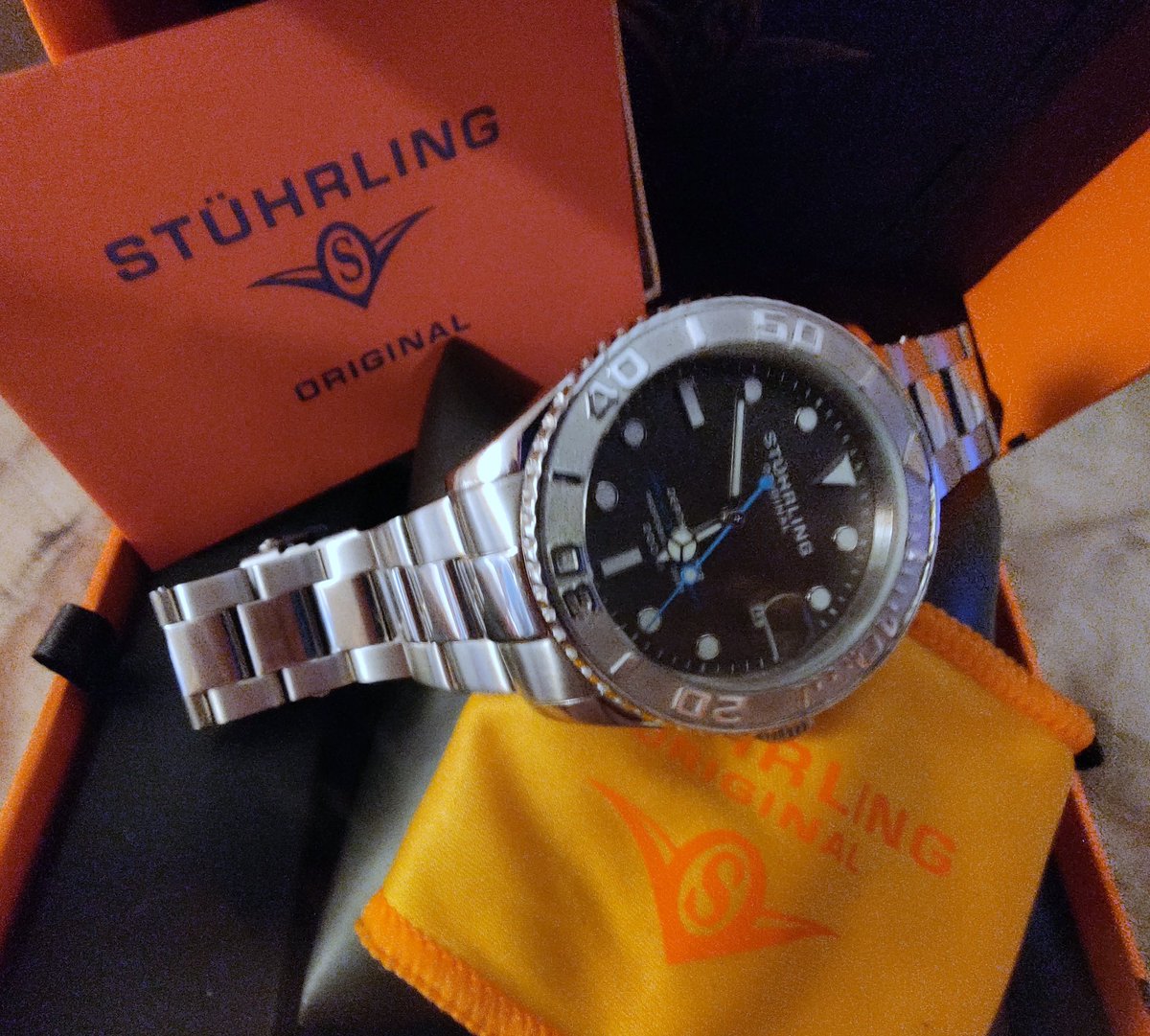 Kashdon75's tweet photo. #stuhrling #depthmaster #diver #automatic #watch #42mm #timepiece #divewatch #200m #retweet please, much appreciated, have nice #weekend be safe be real https://t.co/5zuahBrwQa