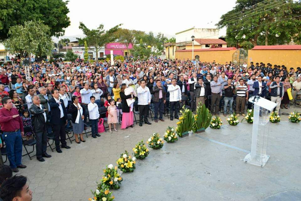 ToryLopezS's tweet photo. Hace 4 años en un día como hoy, donde como integrante de la #LXIII Legislatura Local, rendí mi 1er. Informe Legislativo y de Gestión Social como representante del DttoXV electoral Xoxocotlán; siempre actuamos con responsabilidad y entregamos resultados a favor de nuestra gente. https://t.co/CrSj8PML8n