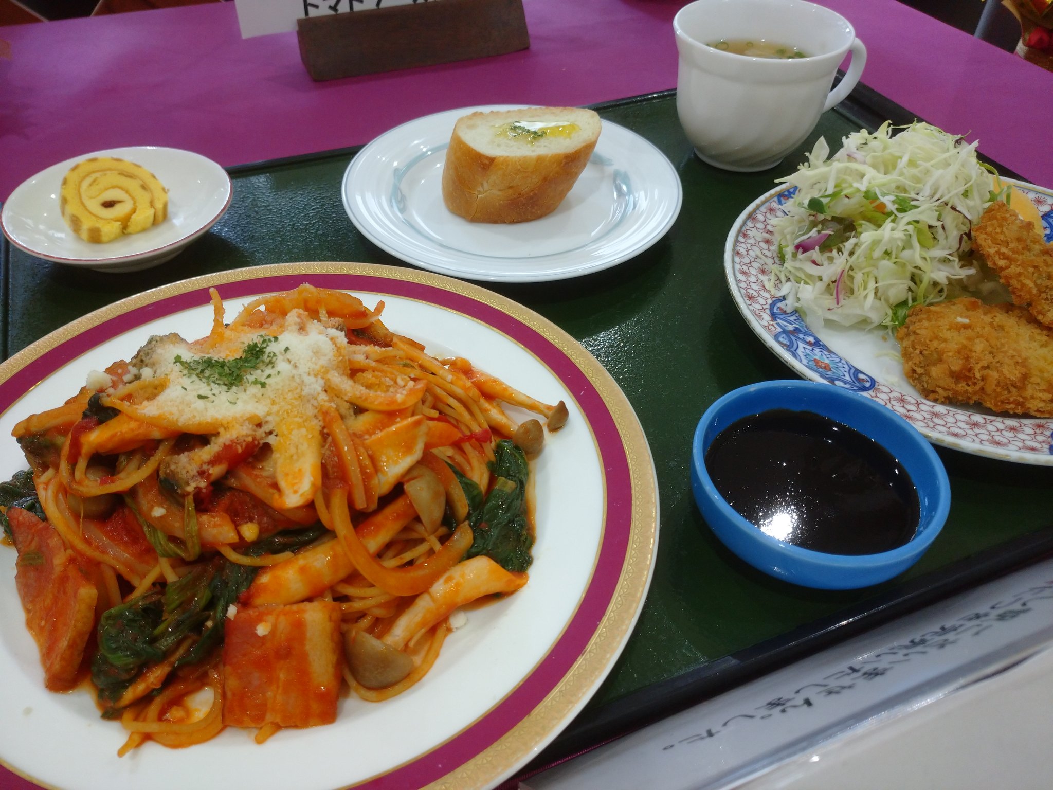サンラポーむらくも 12 5 日 本日の日替りランチメニューは 和定食 豚の角煮 海老の胡麻和え 洋食ランチ ベーコンとホウレン草のトマトソースパスタ です ご来店お待ちしています 松江ランチ 島根県民会館 松江城 周辺 サンラポーむらくも