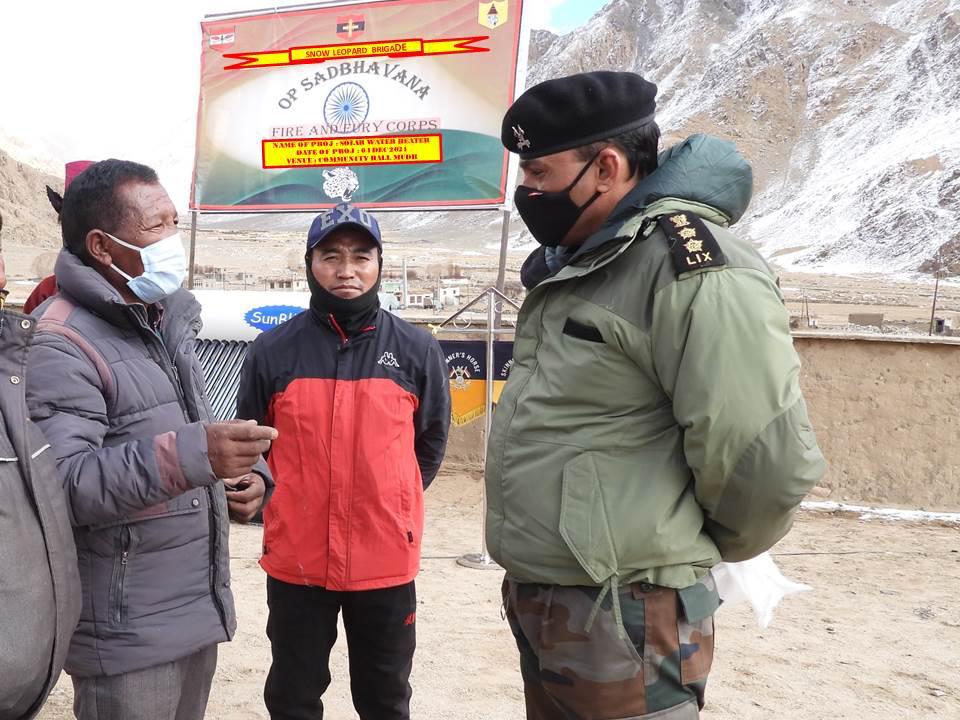 firefurycorps's tweet image. #ShiningLadakh Continuing its efforts to improve living conditions of locals, #SnowLeopardBrigade dedicated Solar Powered Water Heaters to  #Mudh village. #OpSadbhavna #IndianArmyPeoplesArmy #WeCare @adgpi @NorthernComd_IA @lg_ladakh @tashi_gyalson @jtnladakh @PBLadakh