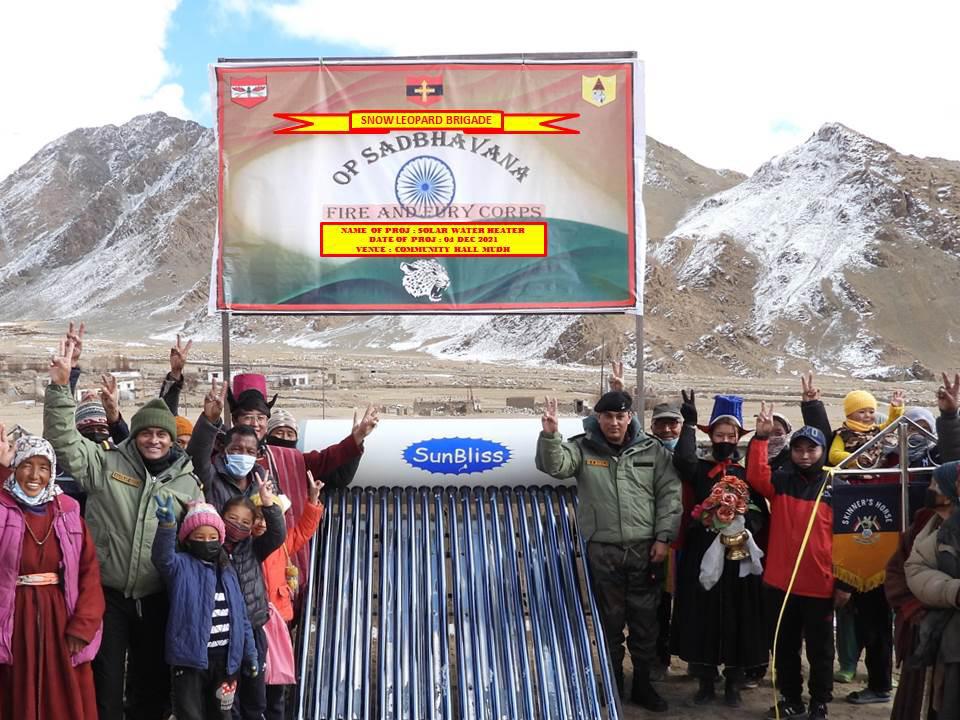 firefurycorps's tweet image. #ShiningLadakh Continuing its efforts to improve living conditions of locals, #SnowLeopardBrigade dedicated Solar Powered Water Heaters to  #Mudh village. #OpSadbhavna #IndianArmyPeoplesArmy #WeCare @adgpi @NorthernComd_IA @lg_ladakh @tashi_gyalson @jtnladakh @PBLadakh