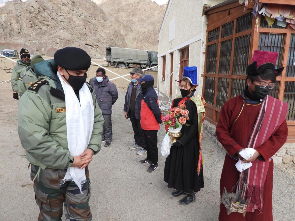 firefurycorps's tweet image. #ShiningLadakh Continuing its efforts to improve living conditions of locals, #SnowLeopardBrigade dedicated Solar Powered Water Heaters to  #Mudh village. #OpSadbhavna #IndianArmyPeoplesArmy #WeCare @adgpi @NorthernComd_IA @lg_ladakh @tashi_gyalson @jtnladakh @PBLadakh