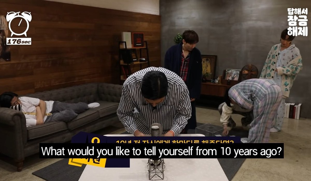 _snowers's tweet photo. Q: what would you like to tell yourself from 10 years ago?
Siwon: This team is insane https://t.co/ejba67IFRn