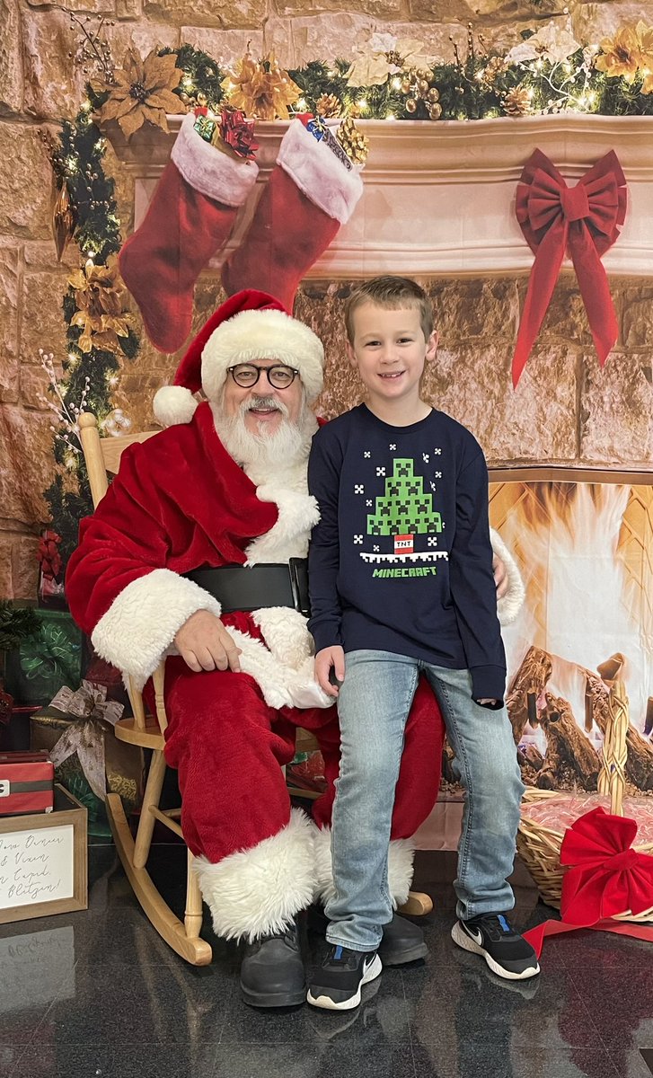 AmberPleiman's tweet photo. Santa Breakfast at Willowville 🎅🏻 #WCConnects @WillowvilleE @WestCler https://t.co/OsWenCR2vL