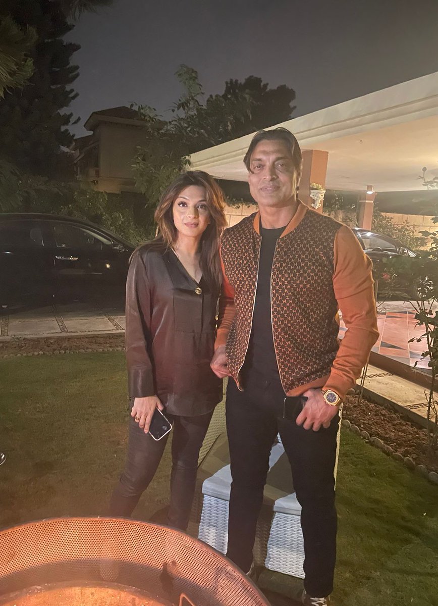 EbbaQ's tweet photo. The long lost brother and sister . @shoaib100mph - as always, a pleasure ♥️ https://t.co/BttfmM6pHh