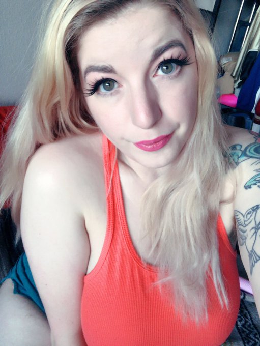 online playing sims in between shows for a little bit then i&rsquo;ll be back later tonight in the maid outfit
