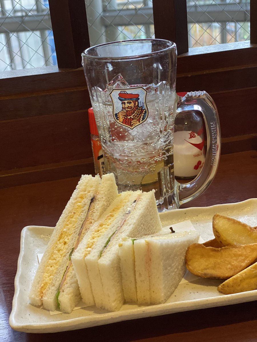 独身時代を思い出す〜
千日前アムザで
夜勤明けのサウナからの
モーニングセット。
飲み過ぎて身体冷えて
もういっぺんサウナ
↓
モーニングセット
これ無限ループやん